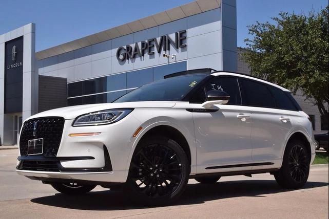 Photo of 2025 Pristine White MET 3C Lincoln Corsair