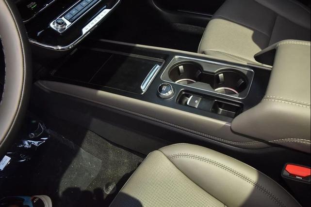 Photo of 2025 Pristine White MET 3C Lincoln Corsair