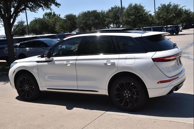 Photo of 2025 Pristine White MET 3C Lincoln Corsair