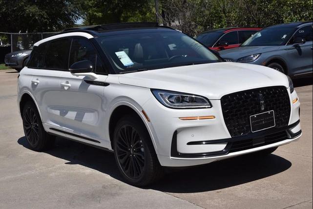 Photo of 2025 Pristine White MET 3C Lincoln Corsair