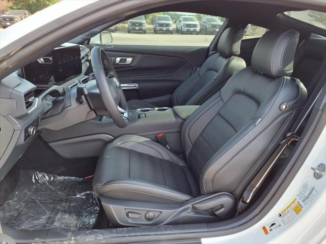 Photo of 2025 Oxford White Ford Mustang
