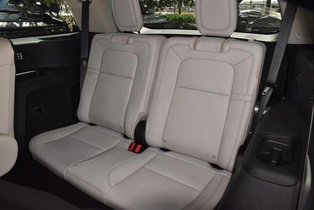 Photo of 2025 Pristine White MET 3C Lincoln Aviator