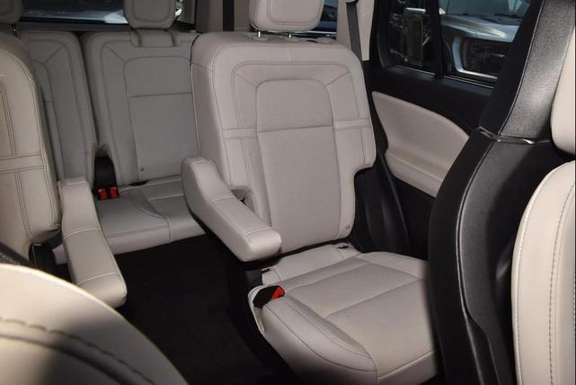 Photo of 2025 Pristine White MET 3C Lincoln Aviator