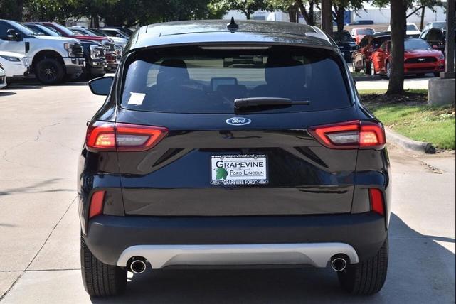 Photo of 2023 Agate Black Metallic Ford Escape