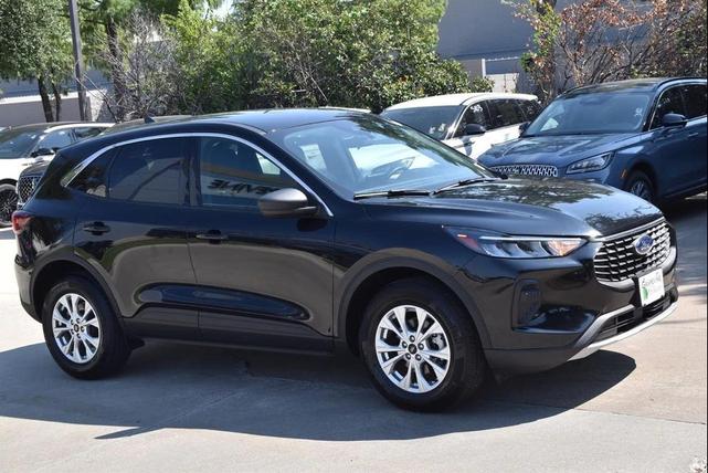 Photo of 2023 Agate Black Metallic Ford Escape