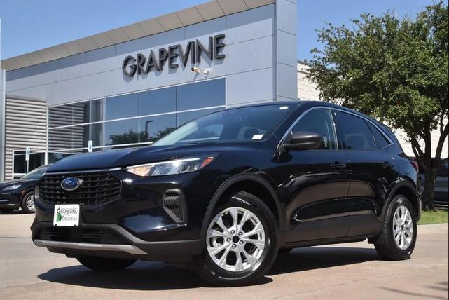 Photo of 2023 Agate Black Metallic Ford Escape