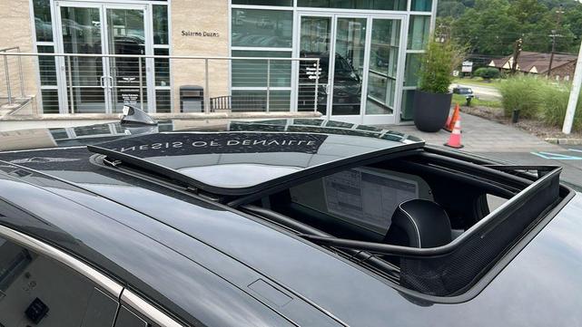 Photo of 2025 Vik Black Genesis GV80 Coupe