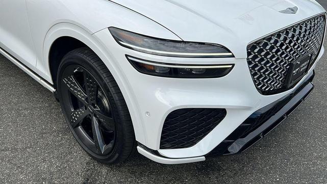 Photo of 2023 Alta White Genesis GV70
