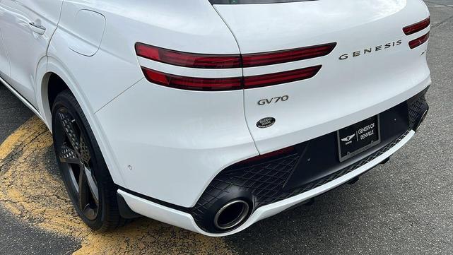 Photo of 2023 Alta White Genesis GV70