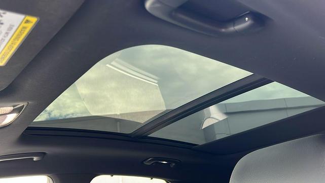 Photo of 2023 Alta White Genesis GV70