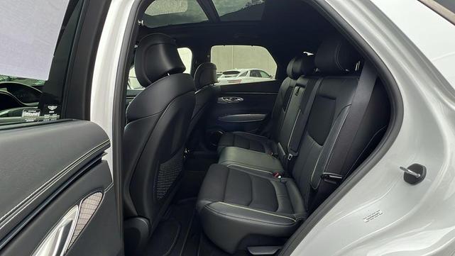 Photo of 2023 Alta White Genesis GV70