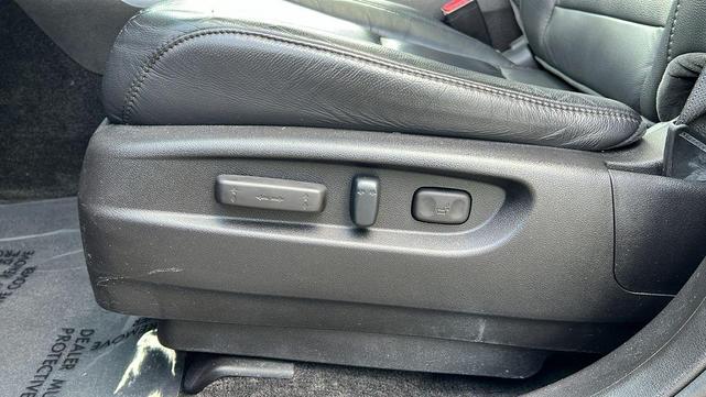 Photo of 2016 Black Acura MDX