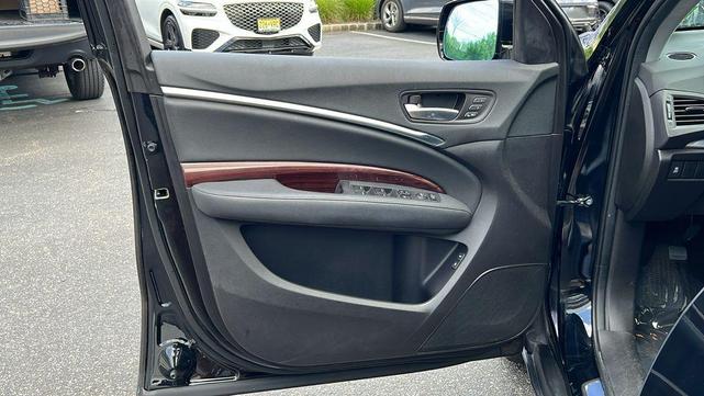 Photo of 2016 Black Acura MDX
