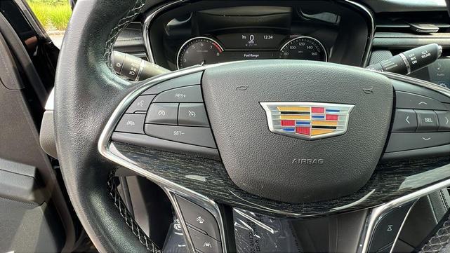 Photo of 2022 Stellar Black Metallic Cadillac XT5