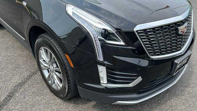 Photo of 2022 Stellar Black Metallic Cadillac XT5