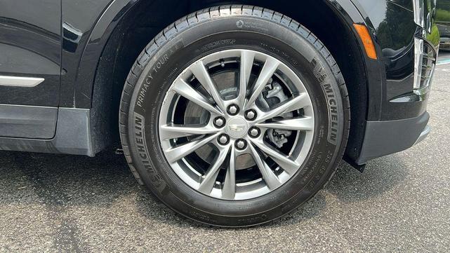 Photo of 2022 Stellar Black Metallic Cadillac XT5