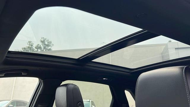 Photo of 2022 Stellar Black Metallic Cadillac XT5