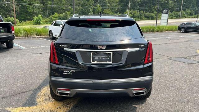 Photo of 2022 Stellar Black Metallic Cadillac XT5
