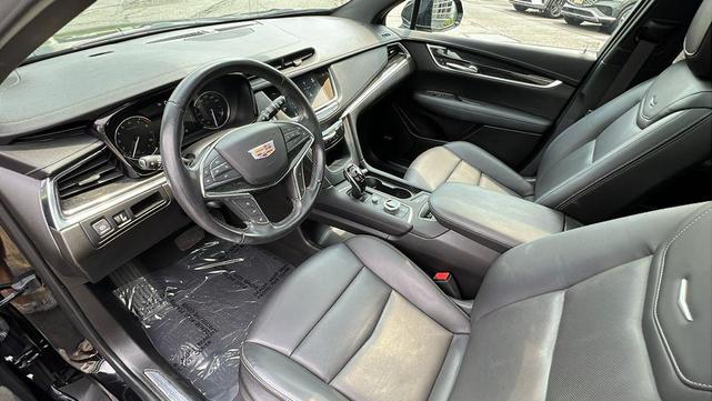 Photo of 2022 Stellar Black Metallic Cadillac XT5