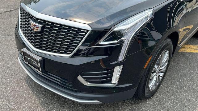 Photo of 2022 Stellar Black Metallic Cadillac XT5