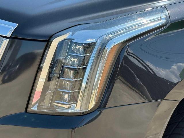 Photo of 2019 Manhattan Noir Metallic Cadillac Escalade