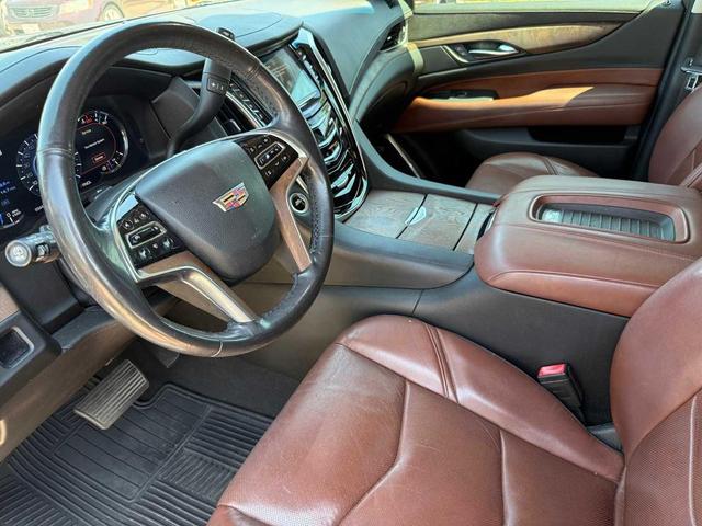 Photo of 2019 Manhattan Noir Metallic Cadillac Escalade