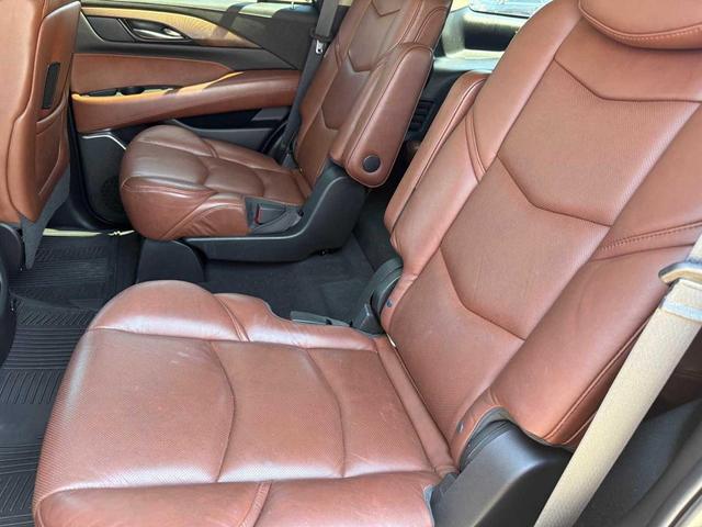 Photo of 2019 Manhattan Noir Metallic Cadillac Escalade