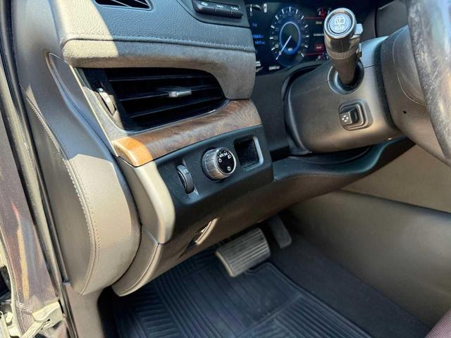 Photo of 2019 Manhattan Noir Metallic Cadillac Escalade