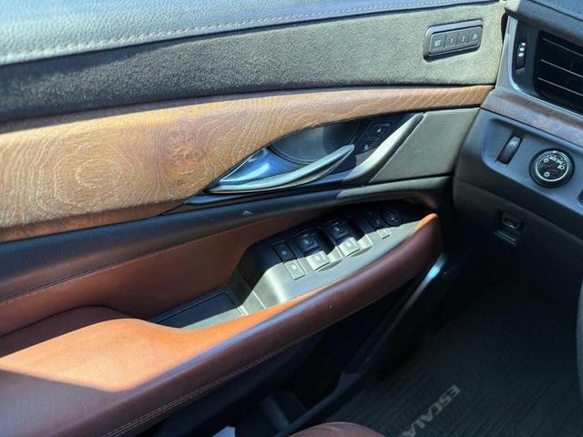 Photo of 2019 Manhattan Noir Metallic Cadillac Escalade
