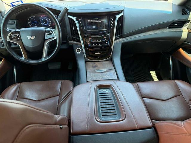 Photo of 2019 Manhattan Noir Metallic Cadillac Escalade