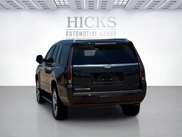 Photo of 2019 Manhattan Noir Metallic Cadillac Escalade