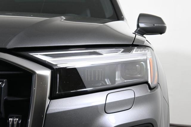 Photo of 2025 Samurai Gray Metallic Audi Q7