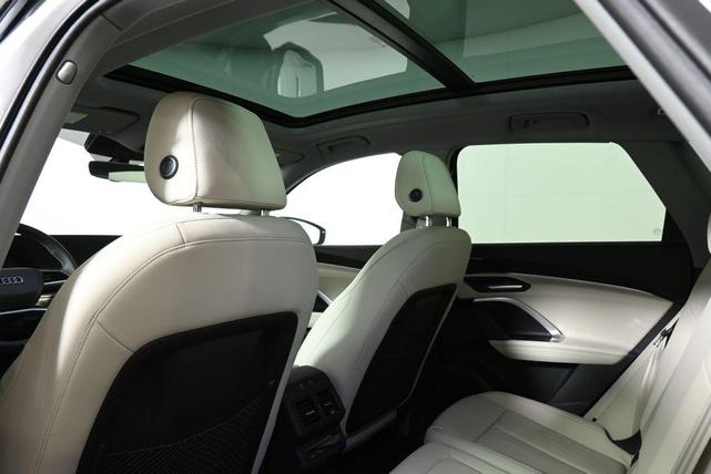 Photo of 2025 Glacier White Metallic Audi Q5
