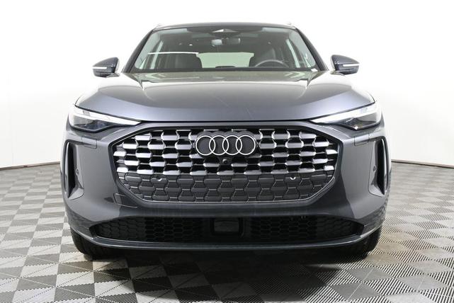 Photo of 2025 Tambora Gray Metallic Audi Q5