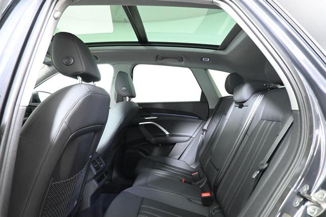 Photo of 2025 Tambora Gray Metallic Audi Q5