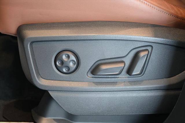 Photo of 2025 Glacier White Audi Q5