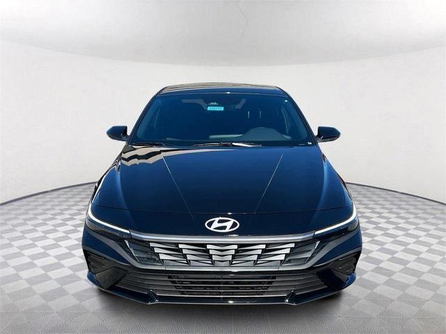 Photo of 2025 Abyss Black Hyundai ELANTRA