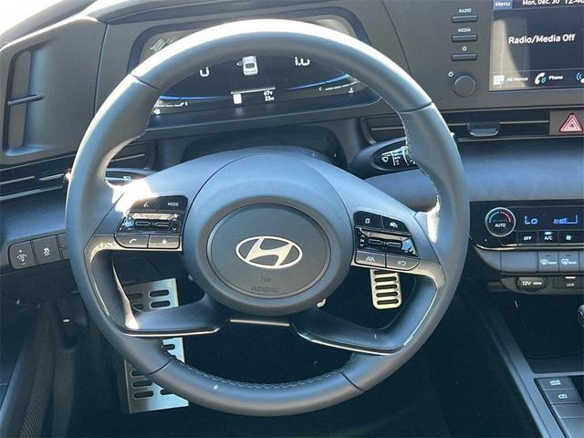 Photo of 2025 Abyss Black Hyundai ELANTRA