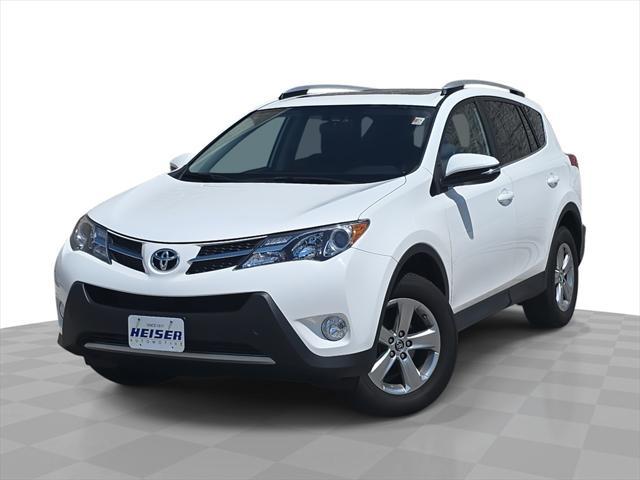 Photo of 2015 Super White Toyota RAV4