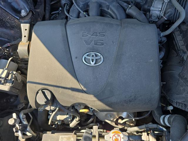 Photo of 2019 Midnight Black Toyota Highlander