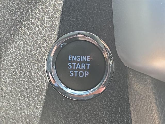 Photo of 2019 Midnight Black Toyota Highlander