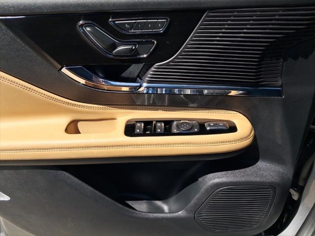 Photo of 2022 Asher Gray Metallic Clearcoat Lincoln Corsair