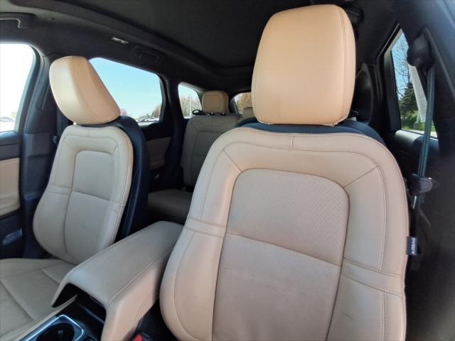 Photo of 2022 Asher Gray Metallic Clearcoat Lincoln Corsair