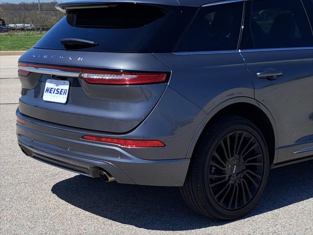 Photo of 2022 Asher Gray Metallic Clearcoat Lincoln Corsair