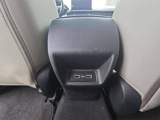 Photo of 2023 Platinum White Pearl Honda Civic