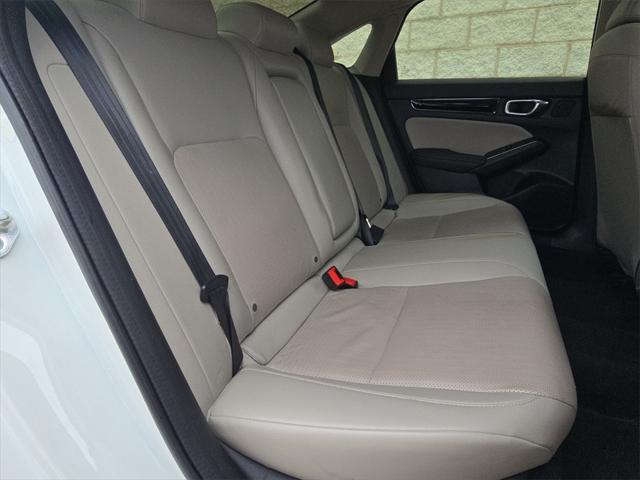 Photo of 2023 Platinum White Pearl Honda Civic