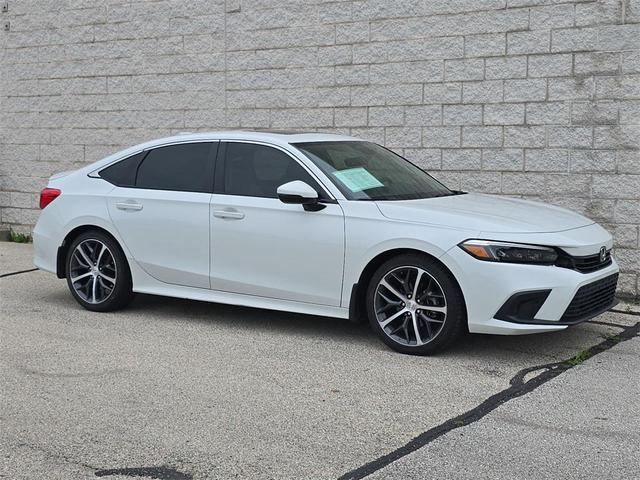 Photo of 2023 Platinum White Pearl Honda Civic