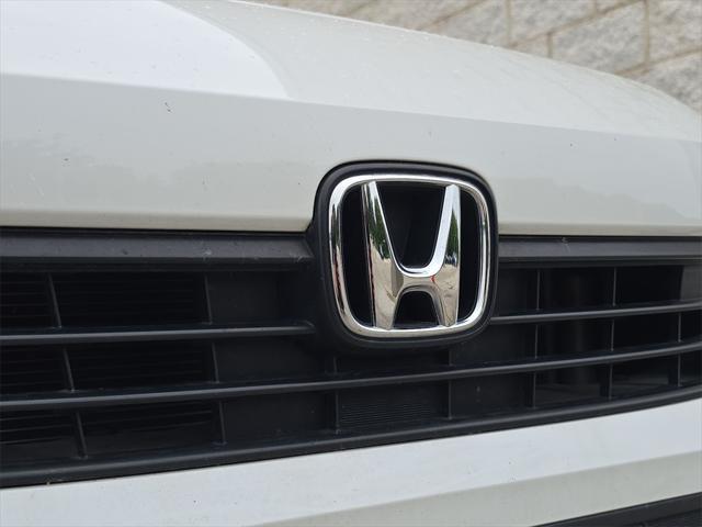 Photo of 2023 Platinum White Pearl Honda Civic