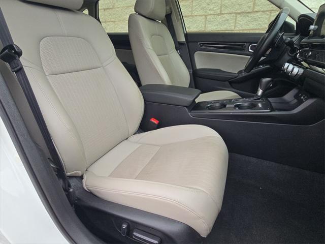 Photo of 2023 Platinum White Pearl Honda Civic
