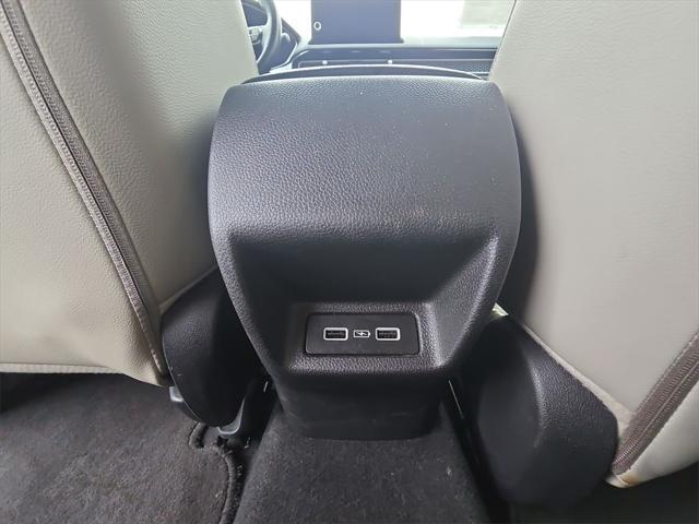 Photo of 2023 Platinum White Pearl Honda Civic